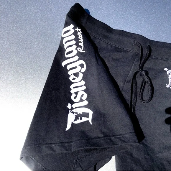 Disneyland Shorts Size Extra Large Black And White - Picture 6 of 15